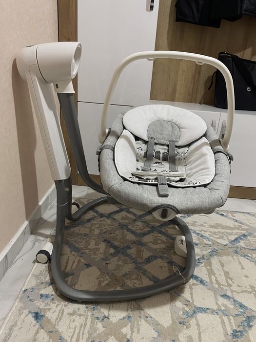 Электронные качели Joie для младенца
