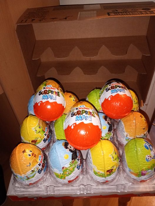 Vând  Kinder Ciocolata Maxi Surprize