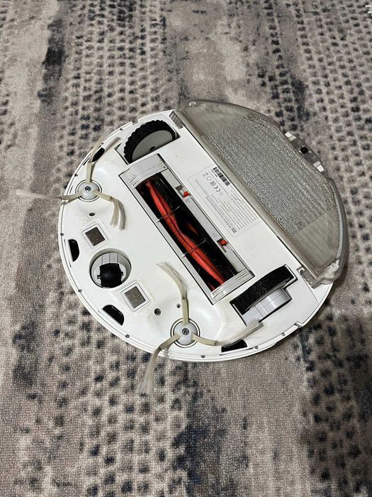 Робот пылесос Xiaomi Vacuum Mop essential