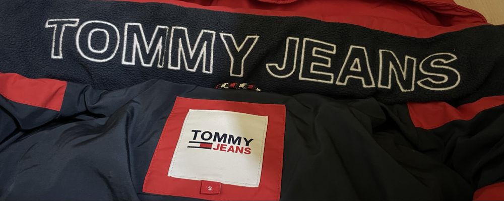 Vand URGENT Geaca Tommy Hilfiger