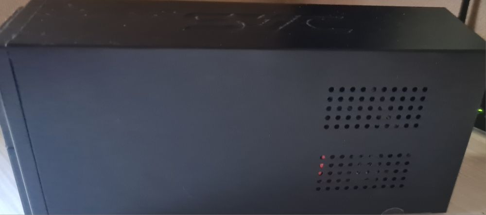 UPS ИБП Бесперебойник SVC V-650-L