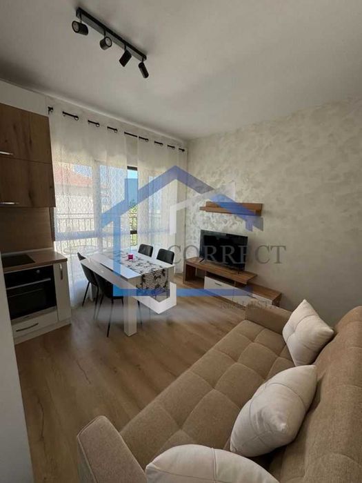 Дава се под наем Двустаен апартамент в Варна, Бриз - 50 кв.м за 561 € - Снимка #1