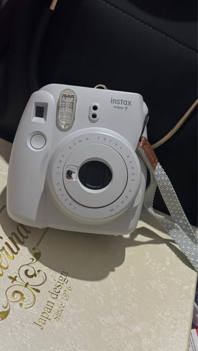Instax mini 9 в хорошем состоянии