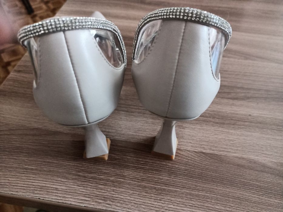 Продам Туфли женские