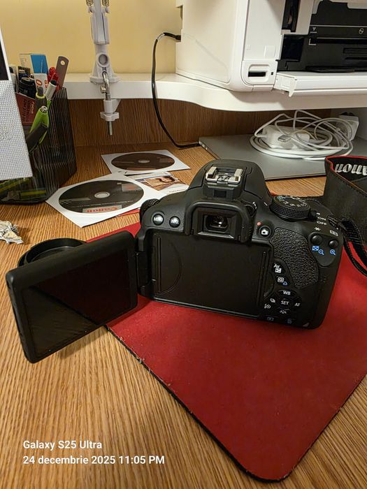 Aparat foto CANON Eos 700D