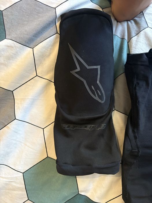 Наколенки/Налакътници за Downhill biking/колоездене на alpinestars
