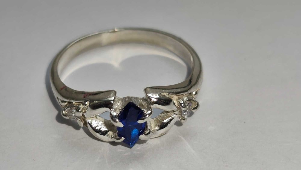 Серебряное кольцо с камнем САПФИР, разм.18