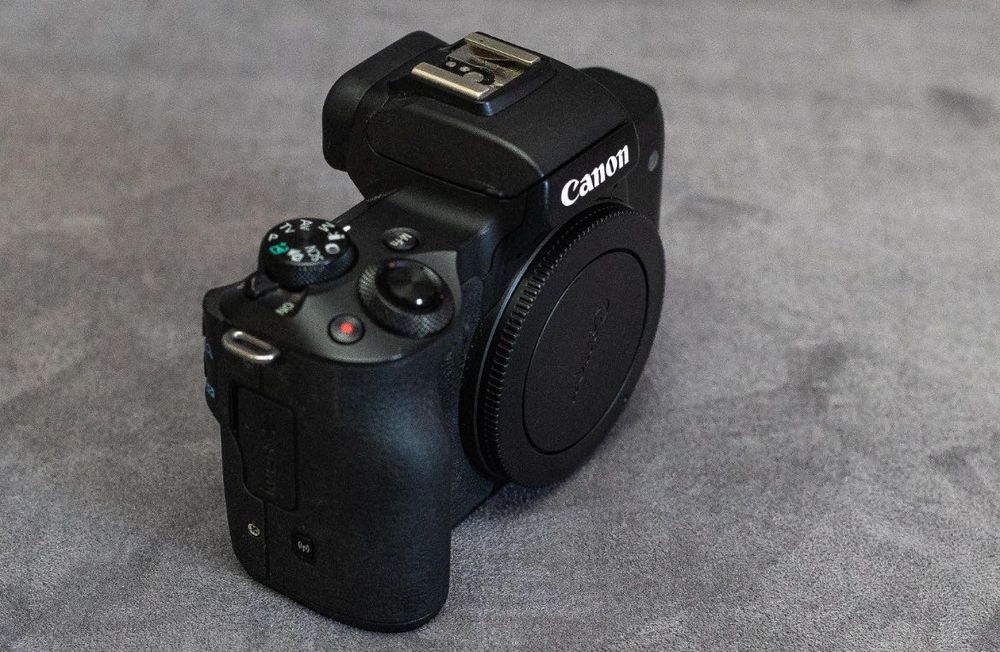 Срочно комплект: Canon EOS M50 + 3 объектива + аксессуары