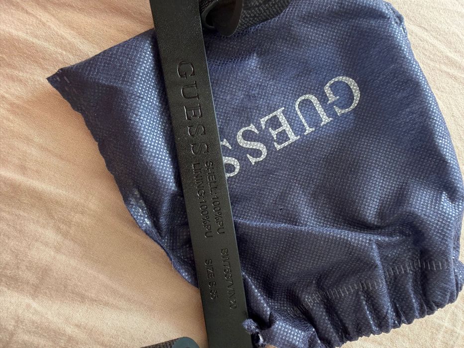 Тъмно сив дамски колан guess