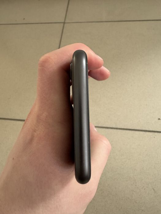 Продам 11 iphone 128