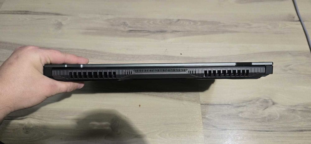 Laptop gaming ASUS TUF F15 FX507VV