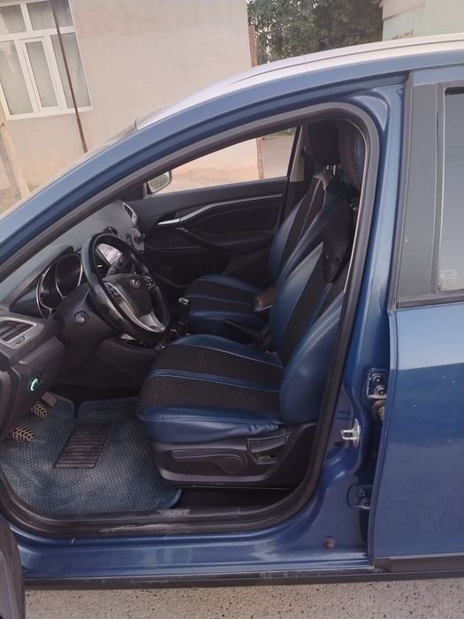 Lada Vesta cross