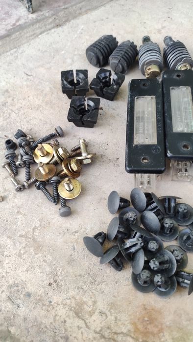 Замки петли багажника БМВ е34