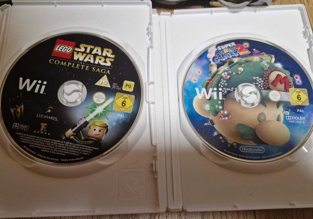 Consola Wii + 2 Jocuri Super Mario Galaxy 2 si Lego Star Wars