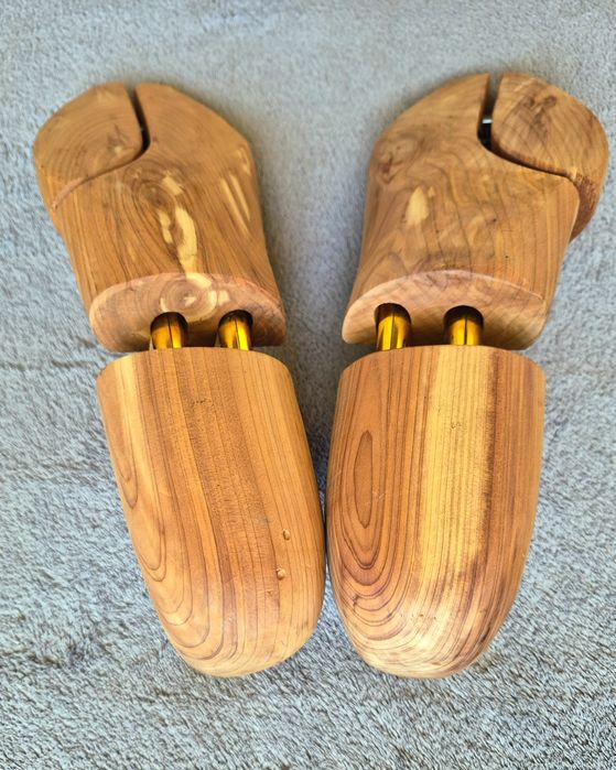 Antere / Șponere calapoade Songmics
pantofi din lemn de cedru (Shoe Trees) 

pantofi din lemn de cedru (Shoe Trees)