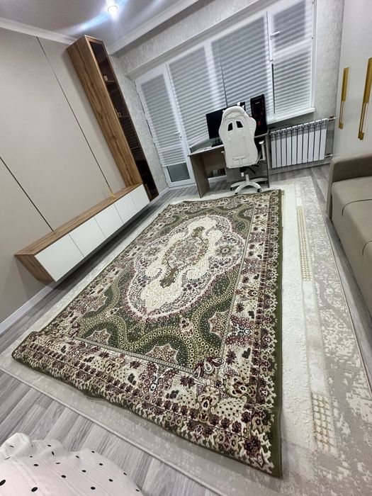 Продаю 2 ковер в идеальном состоянии