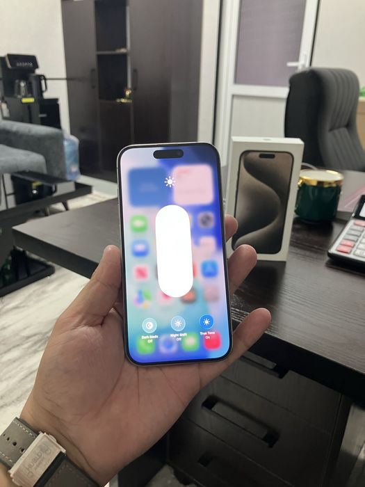 Iphone 15 pro 256 tali 81 yomkst holati yaxwi