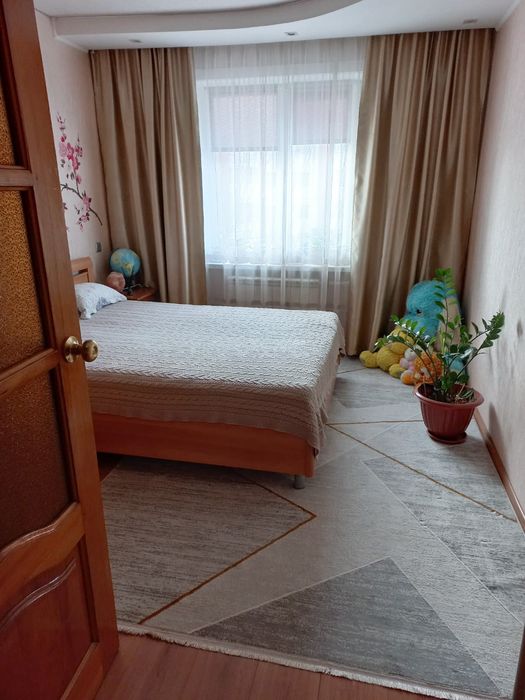 Продам 2 комн квартиру район 17 школы