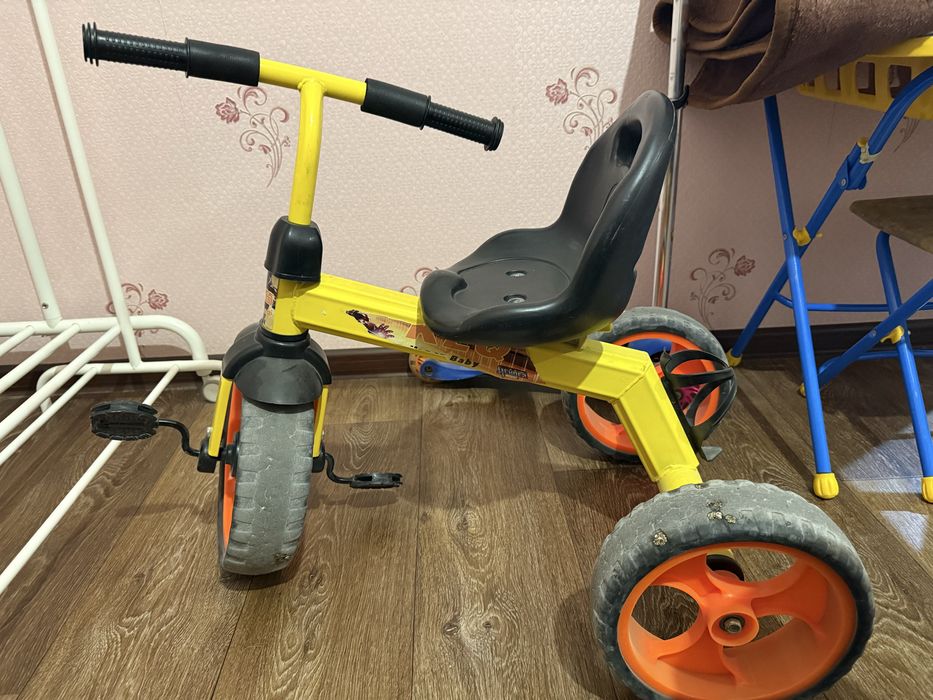 Велочипед трех колёсный