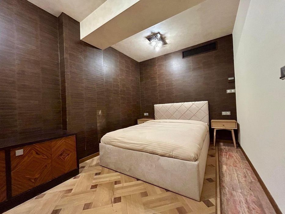 Дава се под наем Многостаен апартамент в Пловдив, Христо Смирненски - 277 кв.м за 1097.01 € - Снимка #9