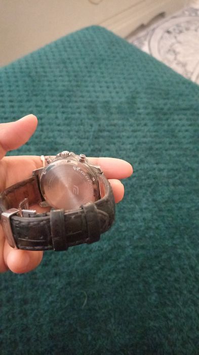 Casio часы рабочие нужно батарейку поменять!