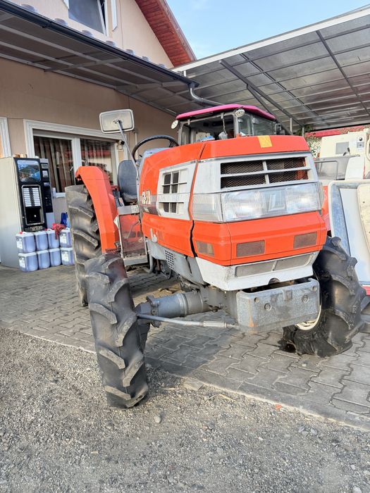 Tractor japonez  Kubota GL 32 4x4