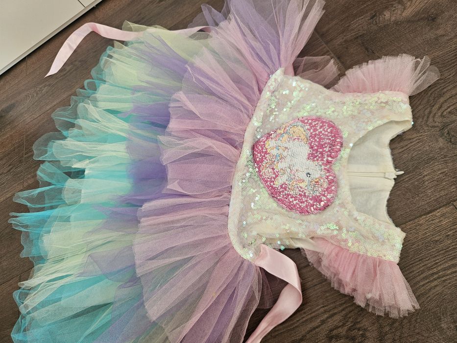 Нарядное платье на 2-3 года