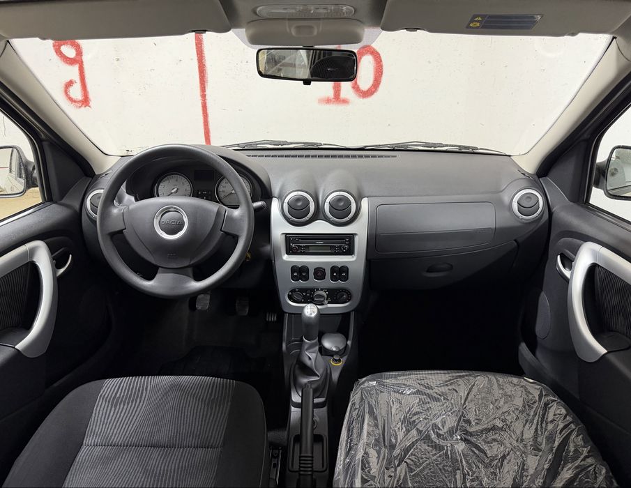 Dacia Logan “LAUREAT” 1.6 MPI 90CP 2010 cu doar 12.000 KM RARITATE ȚINUTA IN GARAJ !