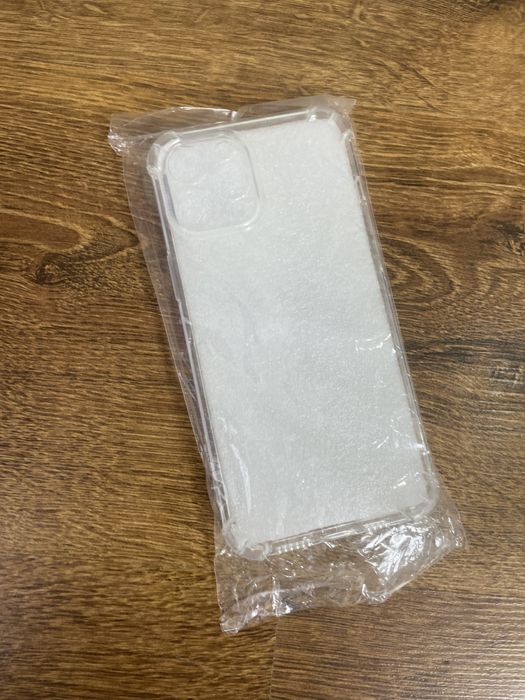 Продаю прозрачный чехол на Iphone 12 pro max