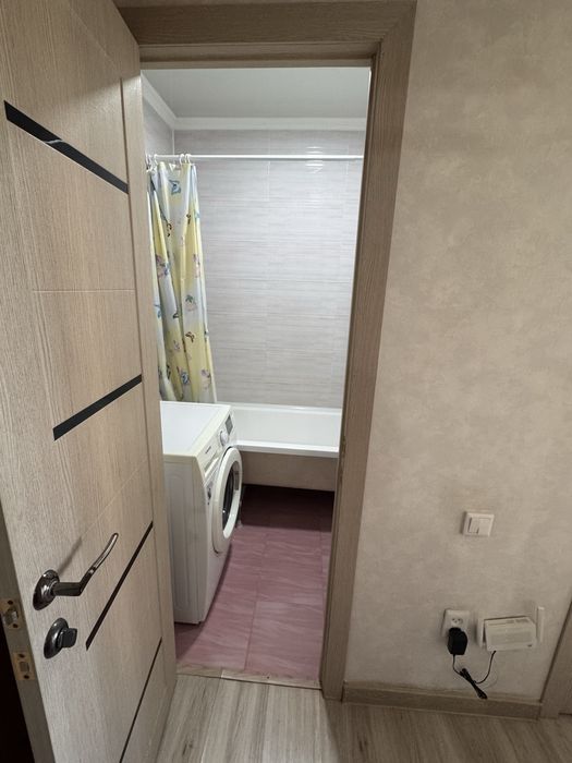 Продам 2 ком квартиру на Сазде