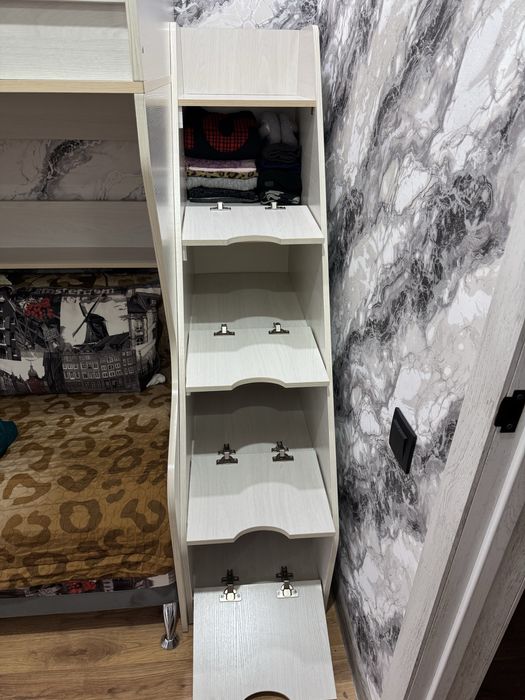 Продам двухярусную кровать