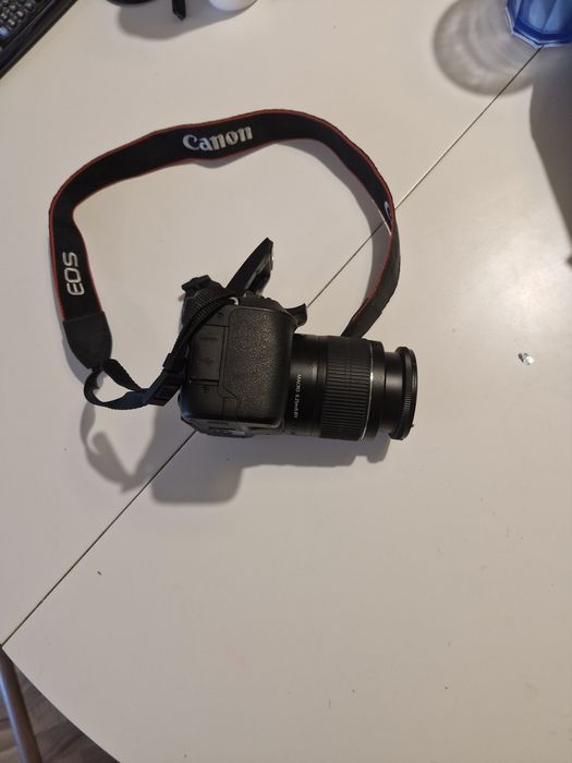 Фотоапарат Canon EOS 250D
