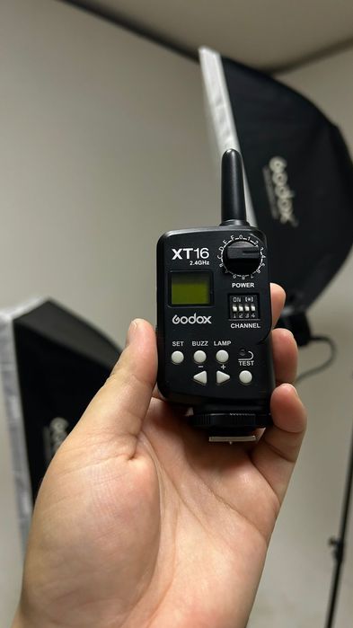 Продам импульсный свет Godox MS 300D  состояние новое все как на фото