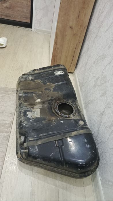 Продам бензобак