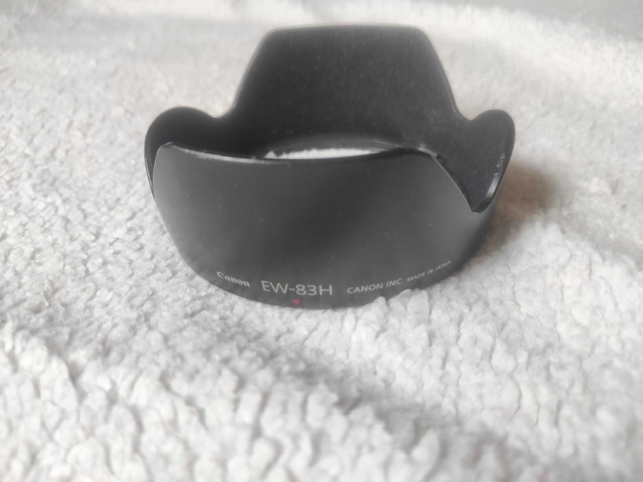 Бленда Canon EW-83H