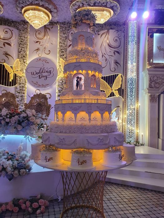 To'y marosimlarga mazzali tort pichonilar