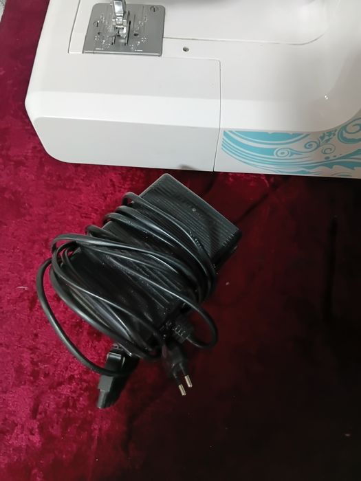 Швейная машина Janome LE-25