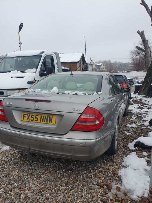Mercedes E 320  642
