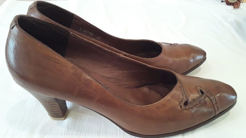 Продаю туфли женские