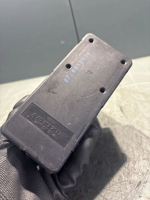 Pompa vacuum inchidere A40862257A Audi A4 1997 1.9 TDI MT (110 hp)