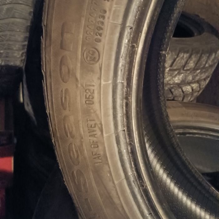 Зимни гуми 205/50/17-2 броя 35 лева