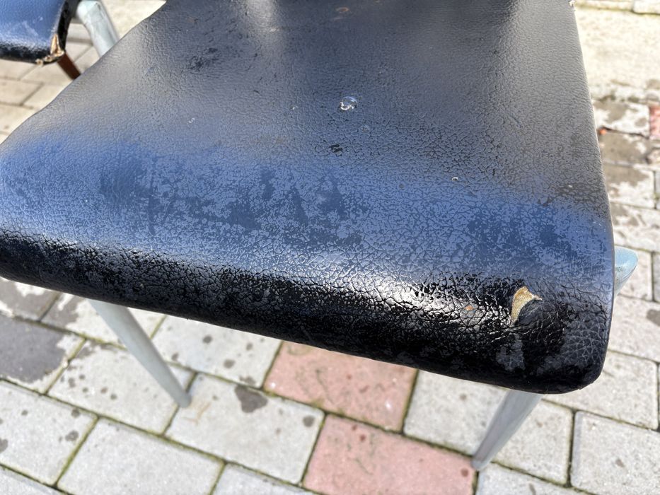 Scaune din lemn solid