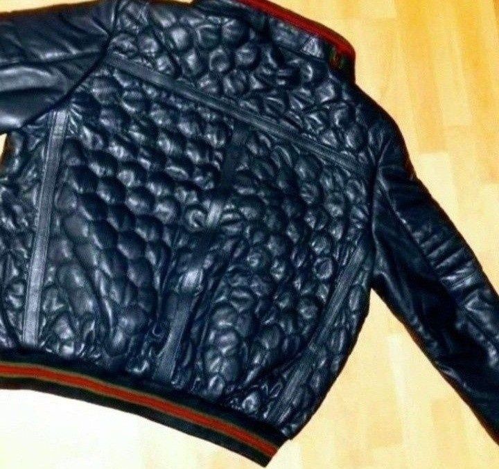 Geaca piele naturala 100%,Italia,logo metalic auriu,saculet, etichetă