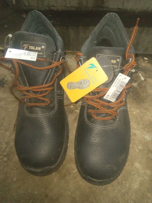 Ботинки 43размер