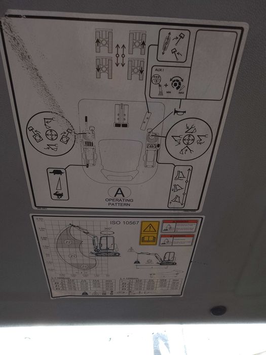 Багер Cat 302.7D