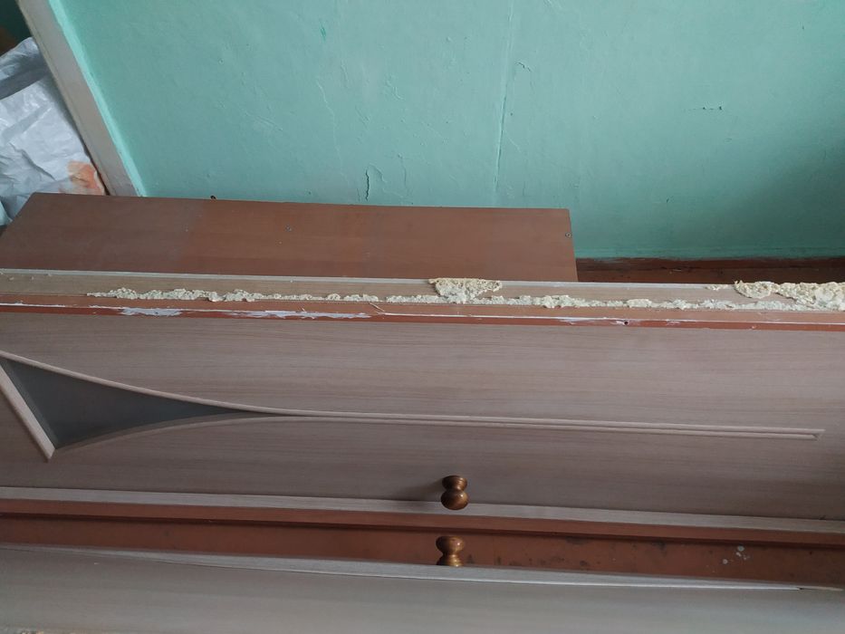 Дверь на 80  с коробкой и ручками