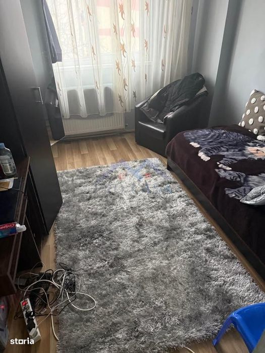 Apartament 4 camere, decomandat, Cetate, Mercur, 2 bai, 90 mp. cu balc