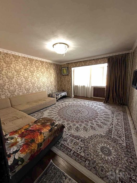 Продается 3х комнатная квартира в центре.Дархан