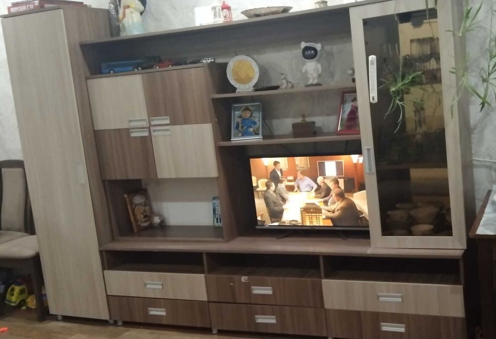 Продам горку в гостиную или зал