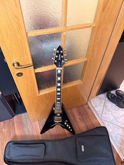 chitara electrica Flying V + husa
